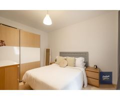 Piso de 3 dormitorios, 2 baños y plaza de garaje incluido en el precio