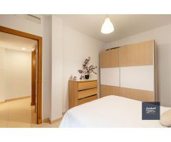 Piso de 3 dormitorios, 2 baños y plaza de garaje incluido en el precio
