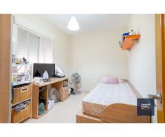 Piso de 3 dormitorios, 2 baños y plaza de garaje incluido en el precio