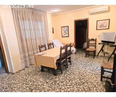 Primer piso de casa de pueblo, con terraza
