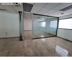 DIAFANO, IDEAL OFICINAS O DESPACHOS. DOS ESCAPARATES