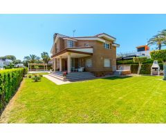 Chalet cerca del mar, en una de las mejores zonas exclusivas de Torrevieja, La Veleta.