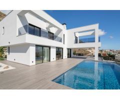 Villa en la Urbanización Sierra Cortina de Finestrat (Alicante)