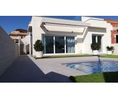 Villa de 3 dormitorios con piscina privada en La Herrada, Los Montesinos