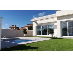 Villa de 3 dormitorios con piscina privada en La Herrada, Los Montesinos