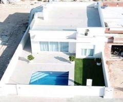 Villa de 3 dormitorios con piscina privada en La Herrada, Los Montesinos