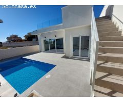 Villa de 3 dormitorios con piscina privada en La Herrada, Los Montesinos