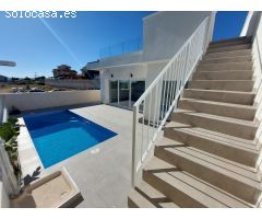 Villa de 3 dormitorios con piscina privada en La Herrada, Los Montesinos