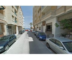 ¡Oportunidad única de adquirir una plaza de aparcamiento en una ubicación privilegiada en Torrevieja