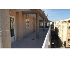 ÁTICO EN ESQUINA CON ENORME TERRAZA EN TORREVIEJA!!!