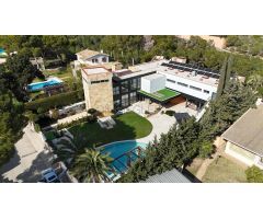 ESPECTACULAR VILLA EN CAMPOAMOR DE 847 M2 DE CASA Y 1500 M2 DE PARCELA. 7 DORM. 8 BAÑOS. PLAYA 750 M