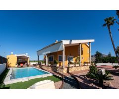 Villa en Venta en Orihuela, Alicante