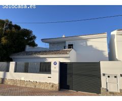 Villa nueva a estrenar con piscina privada a solo 500 metros de la playa en San Pedro del Pinatar