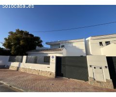 Villa nueva a estrenar con piscina privada a solo 500 metros de la playa en San Pedro del Pinatar