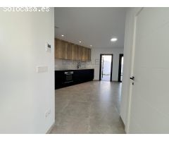 Villa nueva a estrenar con piscina privada a solo 500 metros de la playa en San Pedro del Pinatar