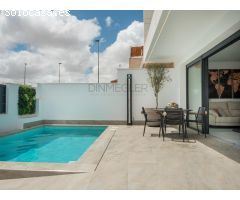 Villas modernas de nueva construcción en venta en San Pedro del Pinatar cerca de la playa