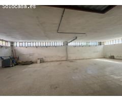 Local comercial, anteriormente bar, sin licencia vigente.