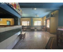 Local comercial, anteriormente bar, sin licencia vigente.
