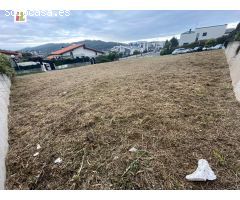Parcela de terreno edificable, con una superficie 1051, 03 m2 de parcela y una edificabilidad de 385