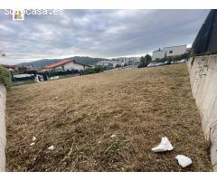 Parcela de terreno edificable, con una superficie 1051, 03 m2 de parcela y una edificabilidad de 385