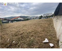 Parcela de terreno edificable, con una superficie 1051, 03 m2 de parcela y una edificabilidad de 385