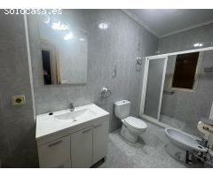Casa con gran planta baja en zona tranquila