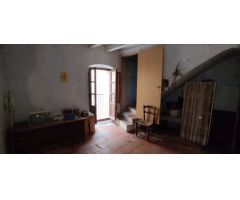 Casa de pueblo en el Ballestar para reformar