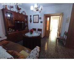 Casa con Patio y Terraza en Zona Tranquila, a un Paso del Centro de Salud