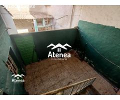 AMPLIA VIVIENDA EN LA RODA.