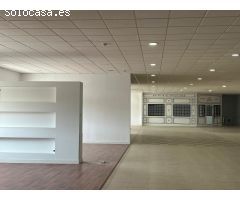 ¡Oportunidad Única en el Corazón Industrial de Málaga!