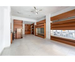 OPORTUNIDAD. LOCAL EN VENTA JUNTO A CONSTITUCIÓN