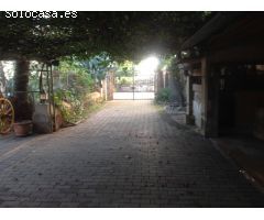 Villa Rùstica con piscina y caballeriza
