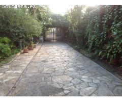 Villa Rùstica con piscina y caballeriza