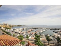 EDIFICIO DE VIVIENDA DE 3 PISOS FRENTE AL MAR  EN CALA NOVA