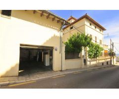 EDIFICIO DE VIVIENDA DE 3 PISOS FRENTE AL MAR  EN CALA NOVA