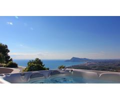 Espectacular apartamento en Altea con vistas a mar.
