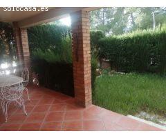 Chalet con jardín y piscina en excelente ubicación!