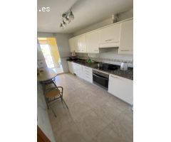 PISO con terraza esquinera en zona pueblo, con parking y trastero