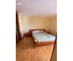 PISO con terraza esquinera en zona pueblo, con parking y trastero