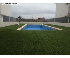 Adosado a 10 min. del mar con piscina