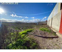 TERRENO CON NAVE DE 470 METROS