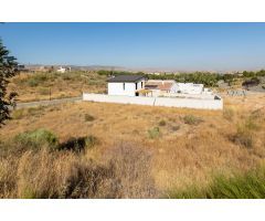 SE VENDE UN SOLAR EN URB.CAÑADAS DEL PARQUE, DILAR