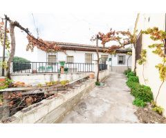 ¡Oportunidad en la Pedanía de Olivares! Casa de una planta con gran potencial