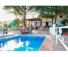 Casa de campo en Loja con piscina, barbacoa y manantial propio