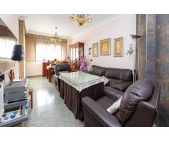 EXCLUSIVA CASA EN LA MEJOR AVENIDA DE MARACENA