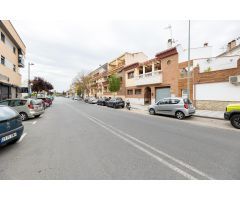EXCLUSIVA CASA EN LA MEJOR AVENIDA DE MARACENA