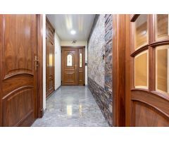 EXCLUSIVA CASA EN LA MEJOR AVENIDA DE MARACENA