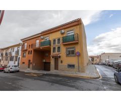 CASA ADOSADA EN EL CENTRO DE GABIAS