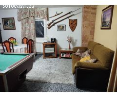 ES LLOGA PIS EN UNA CASA CHALET