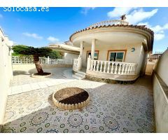 Adosado en Venta en Benijófar, Alicante